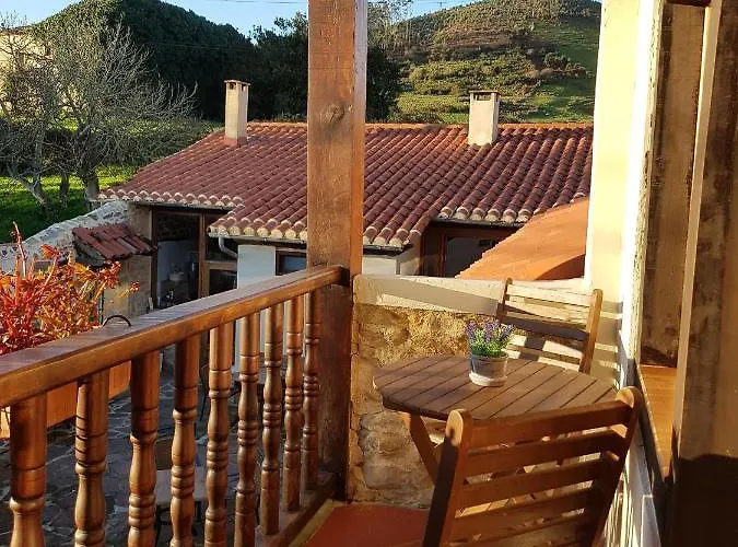 Condado De La Mota Herberg Mogro