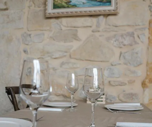 Inn Condado De La Mota *