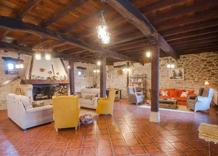 Inn Condado De La Mota *